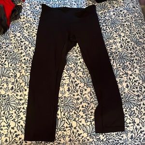 lulu lemon black cropped leggings
